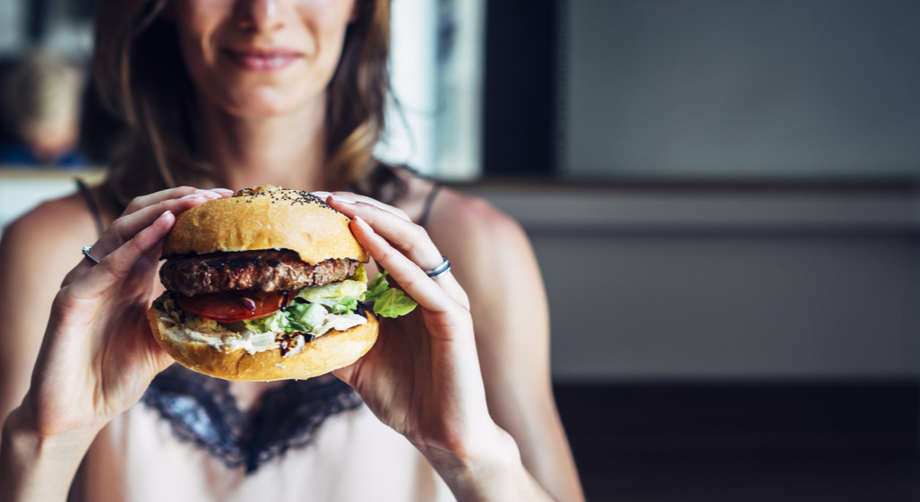 Bucharest Food Week: O bancă îți dă bani înapoi dacă plătești cu cardul la restaurant
