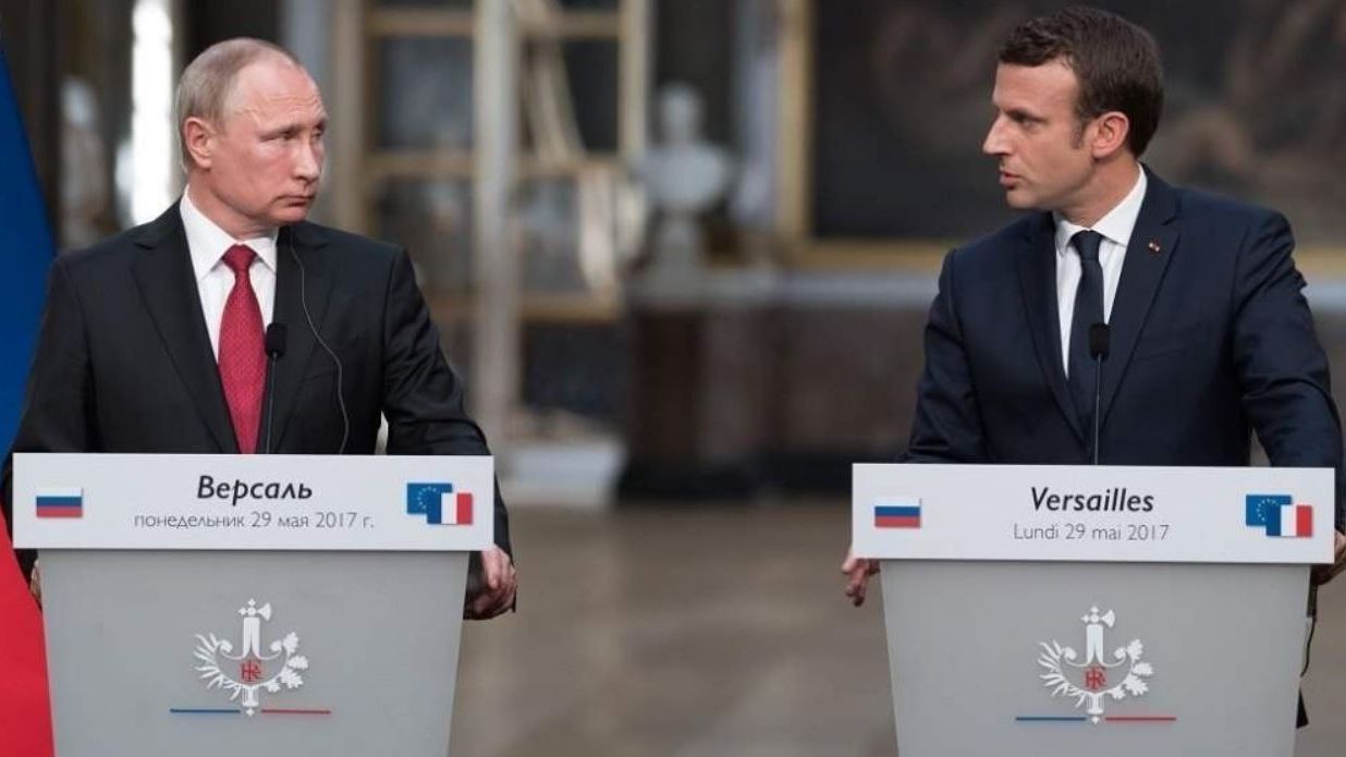 Putin i-a spus lui Macron că Occidentul trebuie să nu mai trimită arme Ucrainei