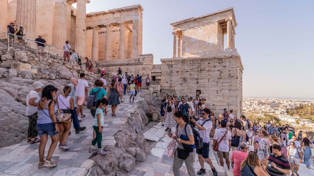 Grecia a ajuns la 43 milioane de turiști în 2025, de 16 ori mai mulți decât România