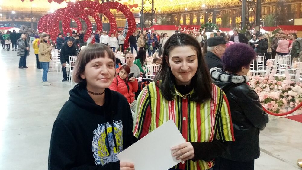 FOTO | Cum a fost la evenimentul gândit de Negoiță cu ocazia Valentine's Day. Cuplurile n-au lipsit de la căsătoriile pentru o zi