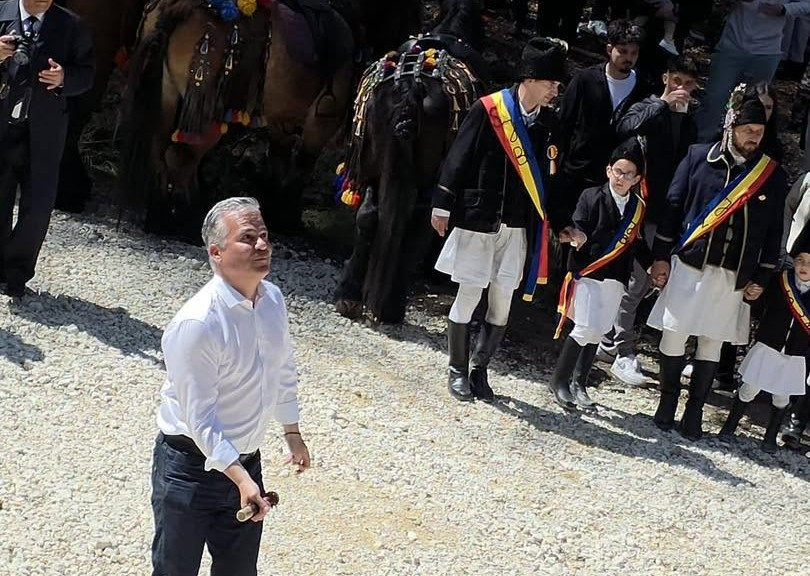 Adrian Veștea vrea un Guvern politic și deschide negocierile cu partidele prooccidentale