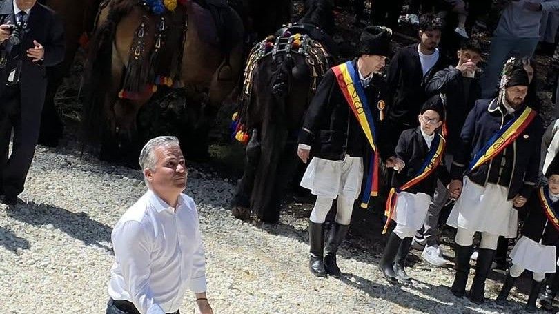 Adrian Veștea vrea un Guvern politic și deschide negocierile cu partidele prooccidentale