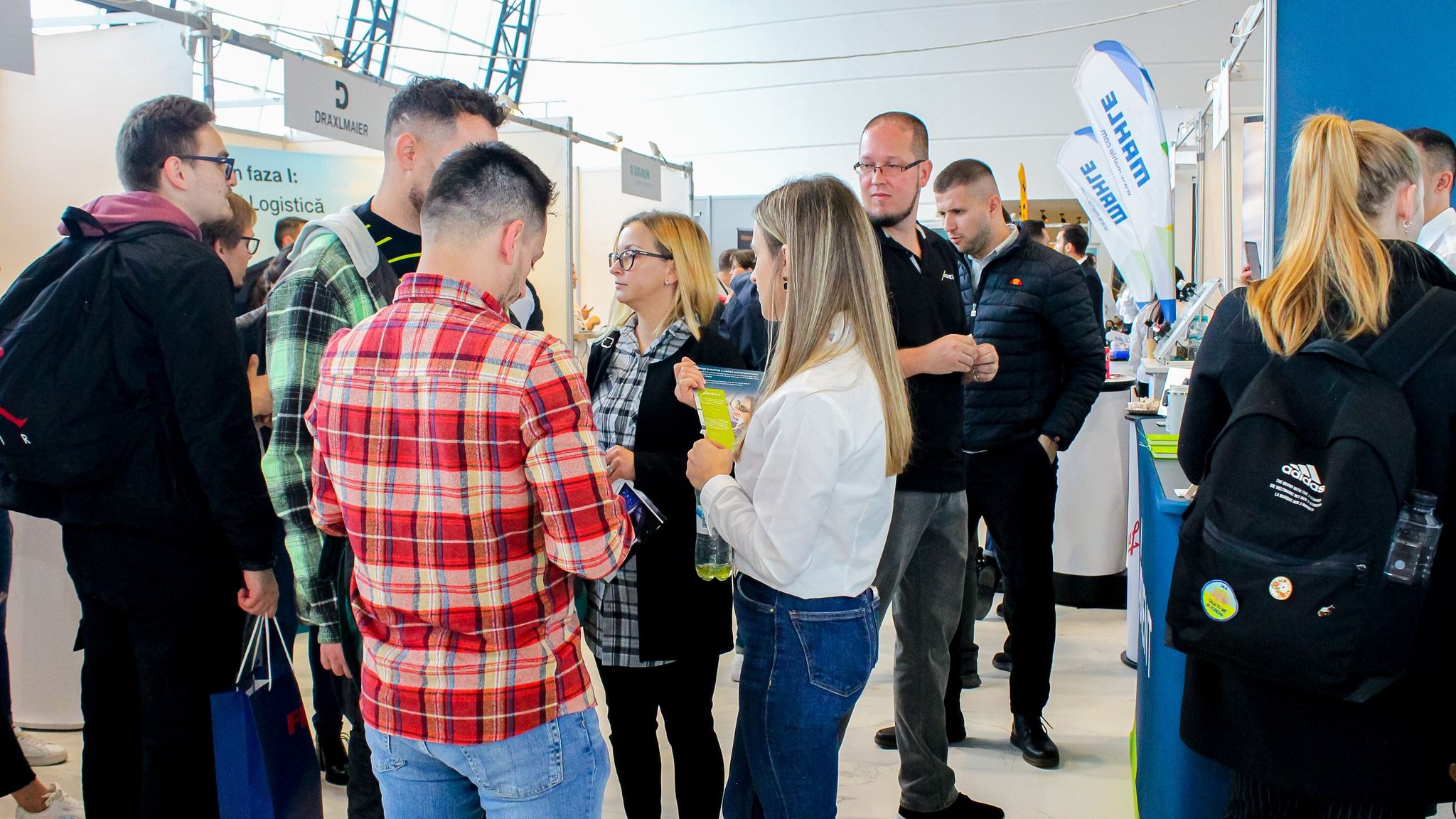 Sondaj eJobs: Companiile reduc numărul de angajări, din cauza&nbsp;scăderii consumului și instabilității politice