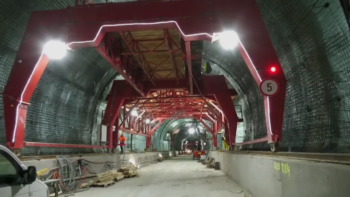 GALERIE FOTO | Cum arată tunelul Daniela, cel mai lung tunel rutier din România. Când va fi dat în folosință