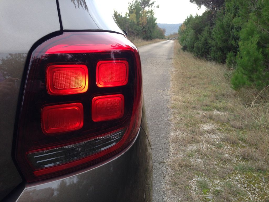 Dacia Duster EDC, Sandero facelift - Imagine 19