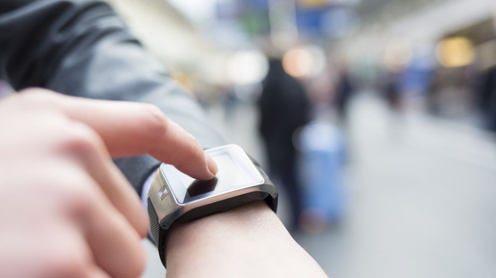 Stock Busters: reduceri la smartwatch-uri Samsung, Apple Watch, Xiaomi