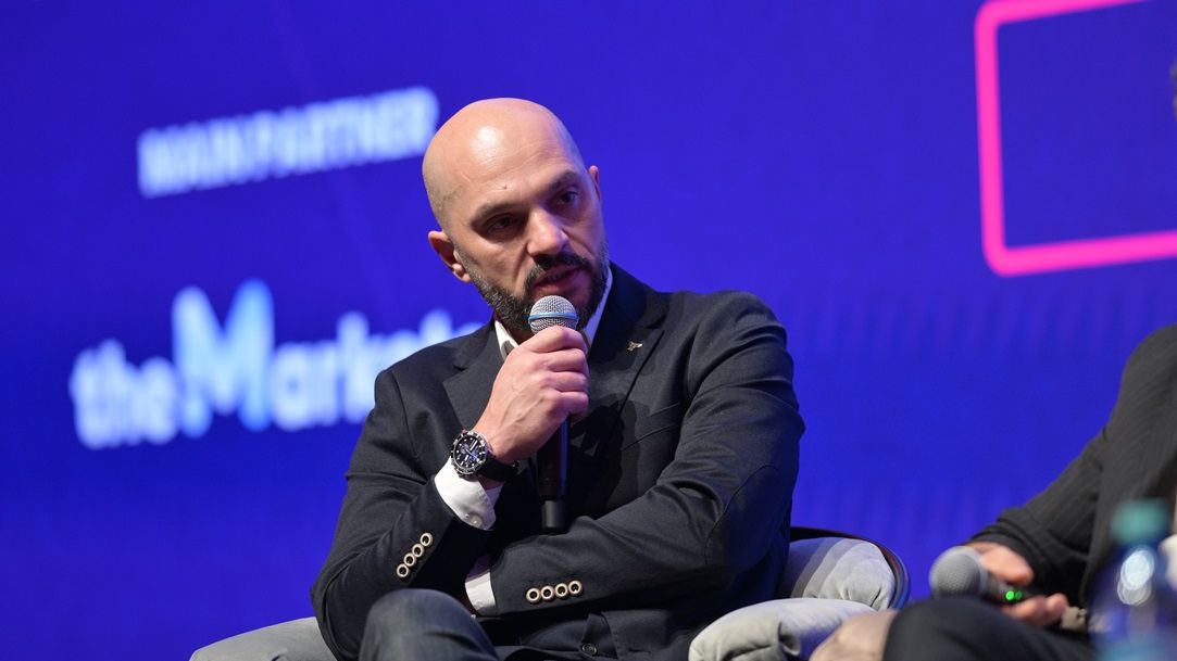 „Curierul de tablă” în România: vânzătorii străini profită mai des de el