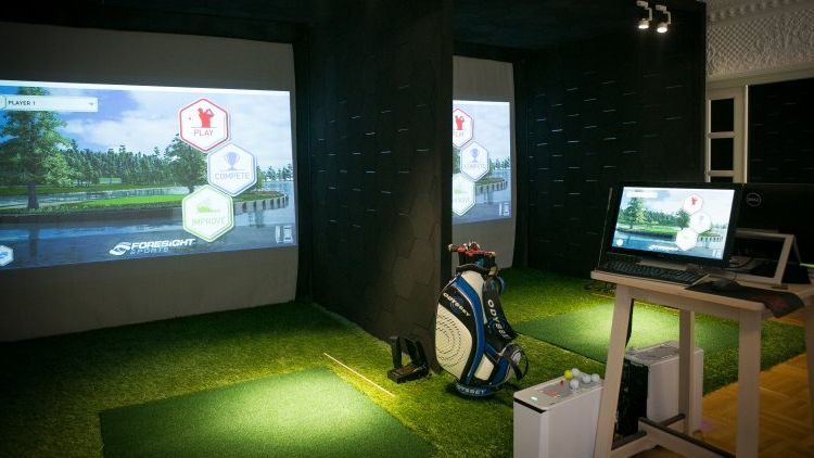 Golf Room sau cum doi prieteni au deschis un centru cu simulatoare pentru golf, un business unic in Romania