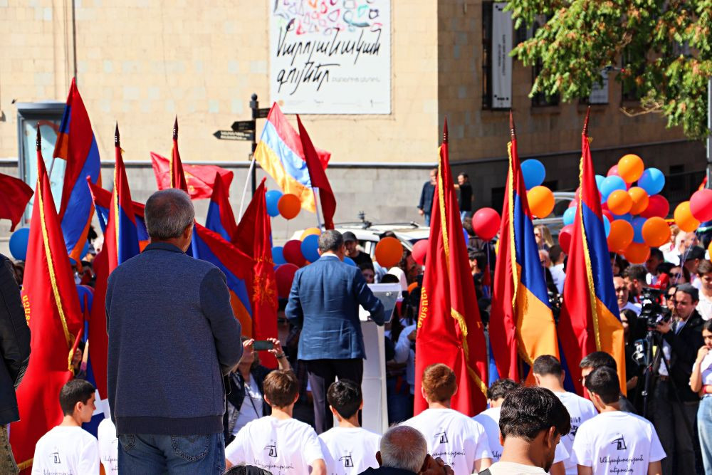 Alegeri legislative în Armenia, țara care a rupt ”lanțul de iubire” cu Vladimir Putin