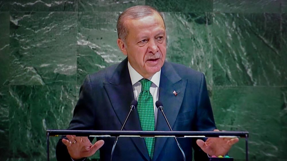 Ce cadou au primit liderii NATO de la Erdogan. Keir Starmer a fost nevoit să-l lase în Turcia