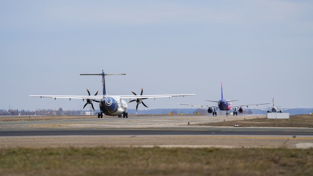 Aeroporturile românești, tranzitate de un număr mai mare de pasageri în primele 6 luni din 2024