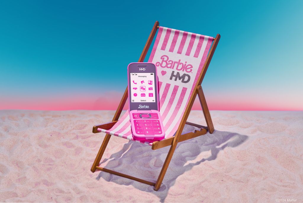 HMD și Mattel au scos pe piață telefonul Barbie, un model retro cu clapetă - Imagine 17