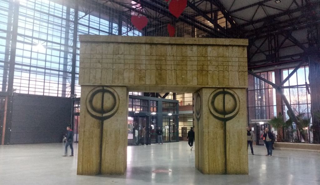 FOTO | Dragoste în laminor: căsătoria durează o zi în hala iubirii a lui Negoiță - Imagine 1