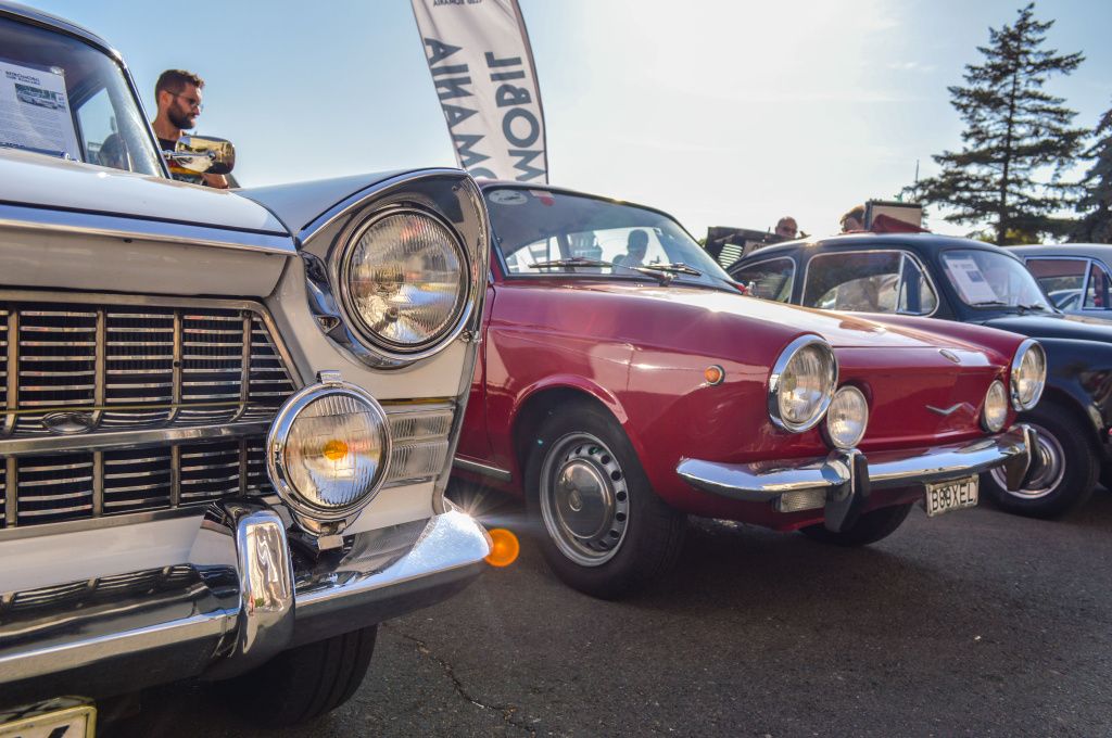 GALERIE FOTO | Mașinile comunismului au făcut baie de mulțime la Operă - Imagine 30