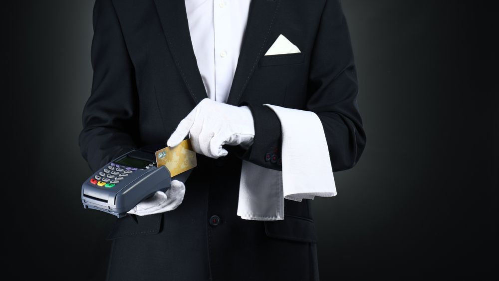 Chiar „se pierd bani” atunci când plătim cu cardul? Răspunsuri din ambele tabere: Mastercard și comercianții