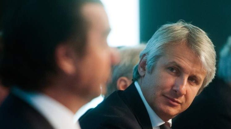 Finantele au mai imprumutat vineri 15 milioane de lei de la banci