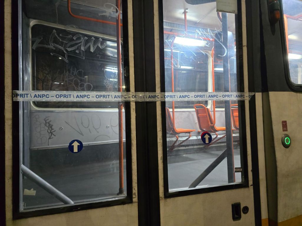 FOTO | Piedone trece la controalele pe șine: retrage zeci de tramvaie - Imagine 1