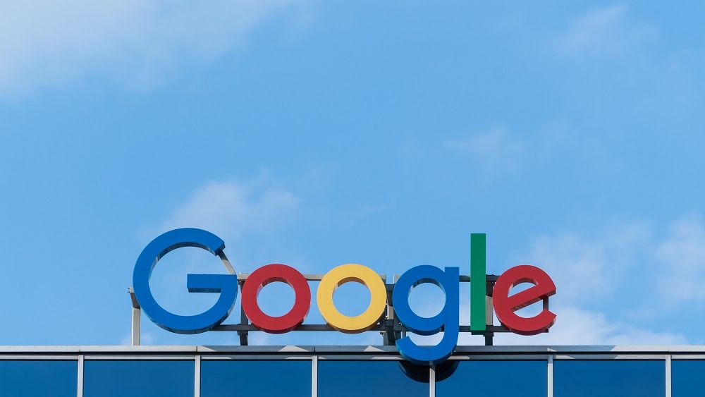 Google promite angajaților un bonus de 1.600 dolari