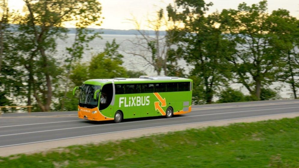 FlixBus cumpara Eurolines si isilines de la Transdev