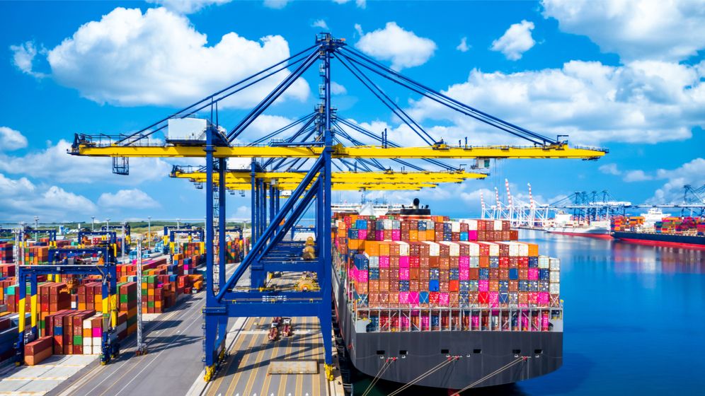 Noi efecte ale sancțiunilor internaționale: Giganții de transport maritim opresc livrările către Rusia