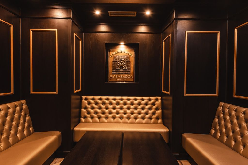 Hotelul Ambasador din Capitală are un nou proprietar! Hotelul va fi renovat și deschis sub un alt - Imagine 3