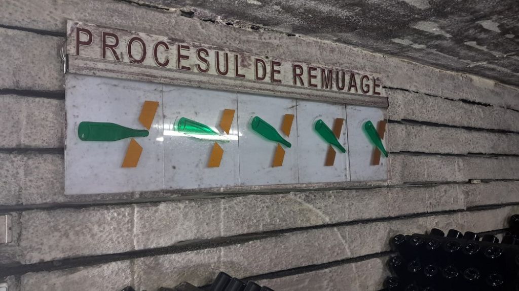 FOTO | În Moldova, vinurile nu se măsoară în litri, ci în kilometri. Coborâre în orașul subt - Imagine 1