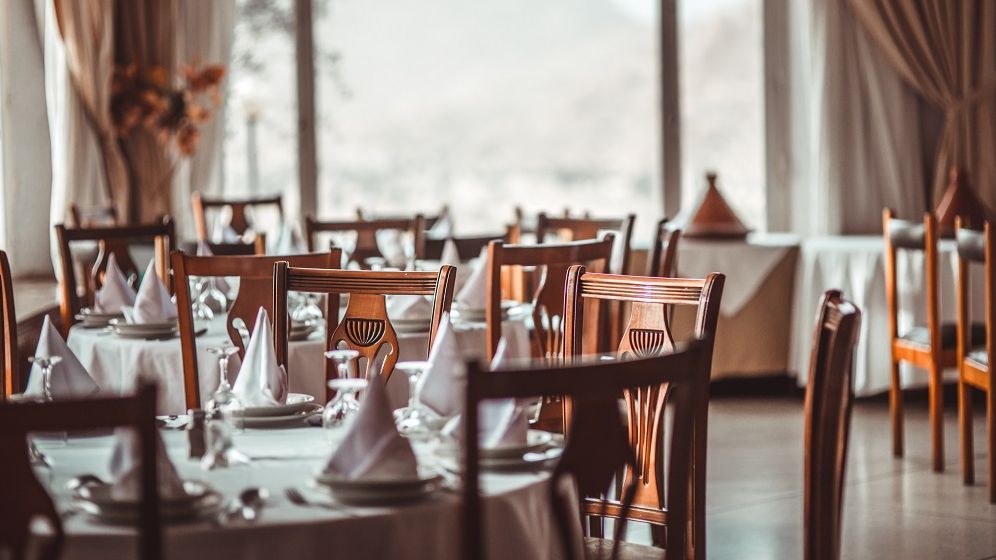 Un cunoscut restaurant din București a fost închis temporar de ANPC
