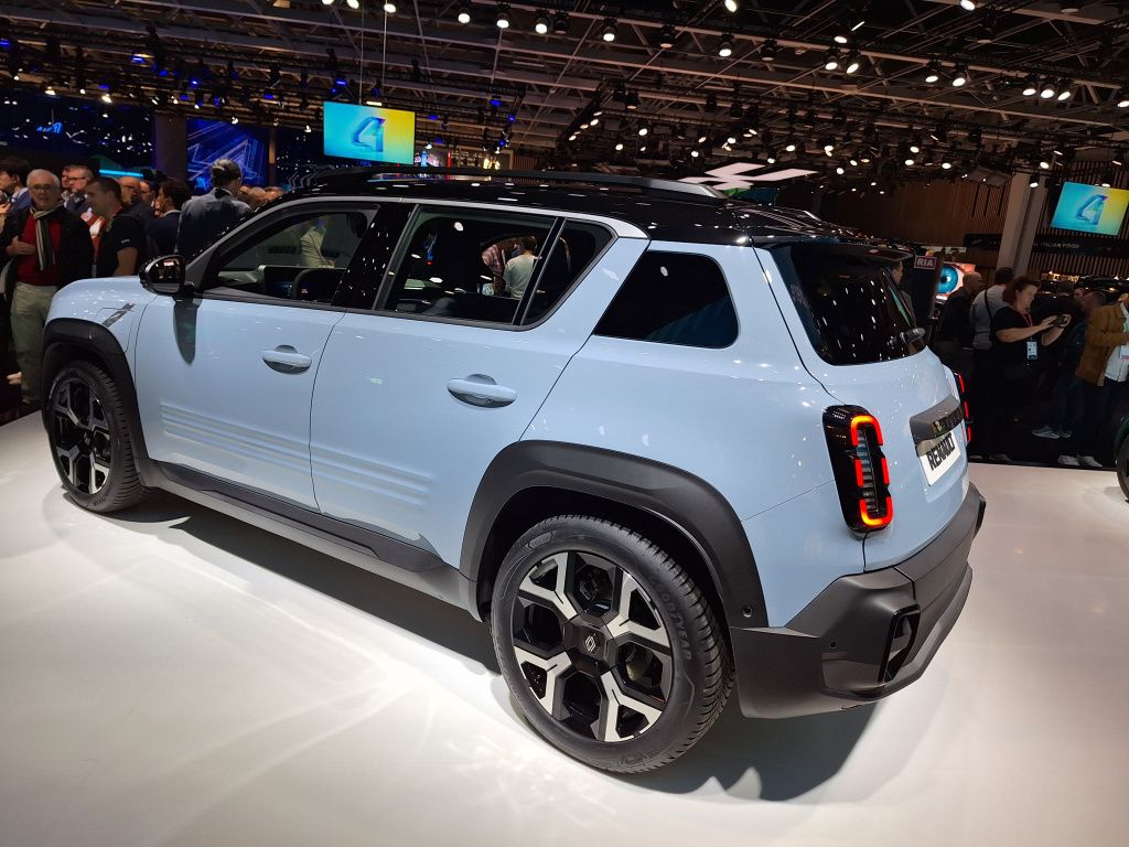 GALERIE FOTO | Noul Renault 4 E-Tech Electric a fost lansat la Paris. Cum arată, cât costă și ce - Imagine 5