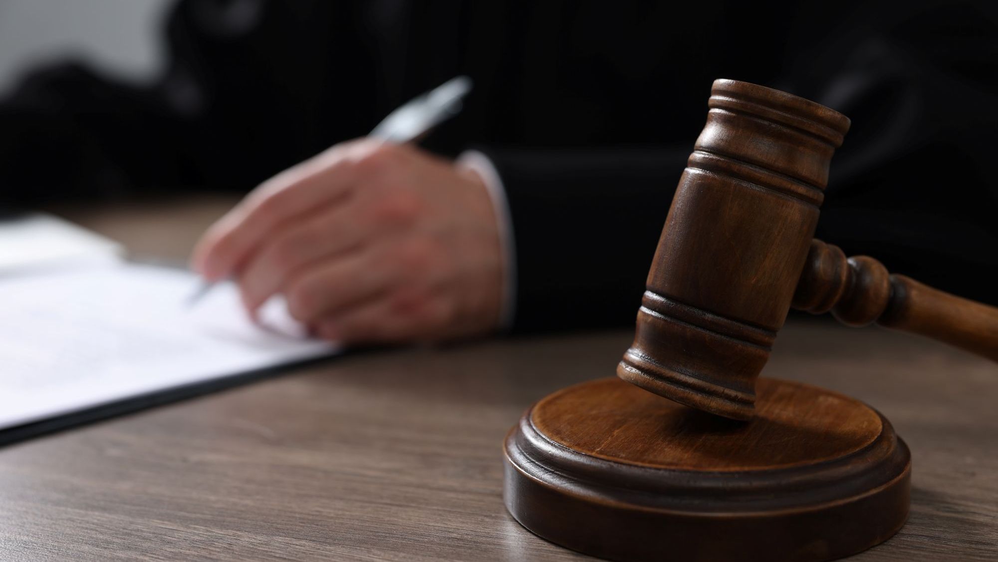 ICCJ menține măsurile impuse firmelor controlate de frații Micula. Ce spune ministrul Finanțelor