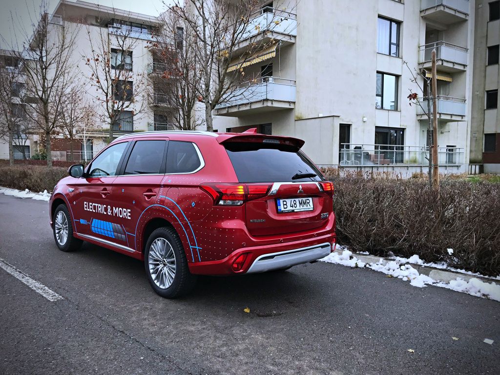 Mitsubishi Outlander PHEV - Imagine 7