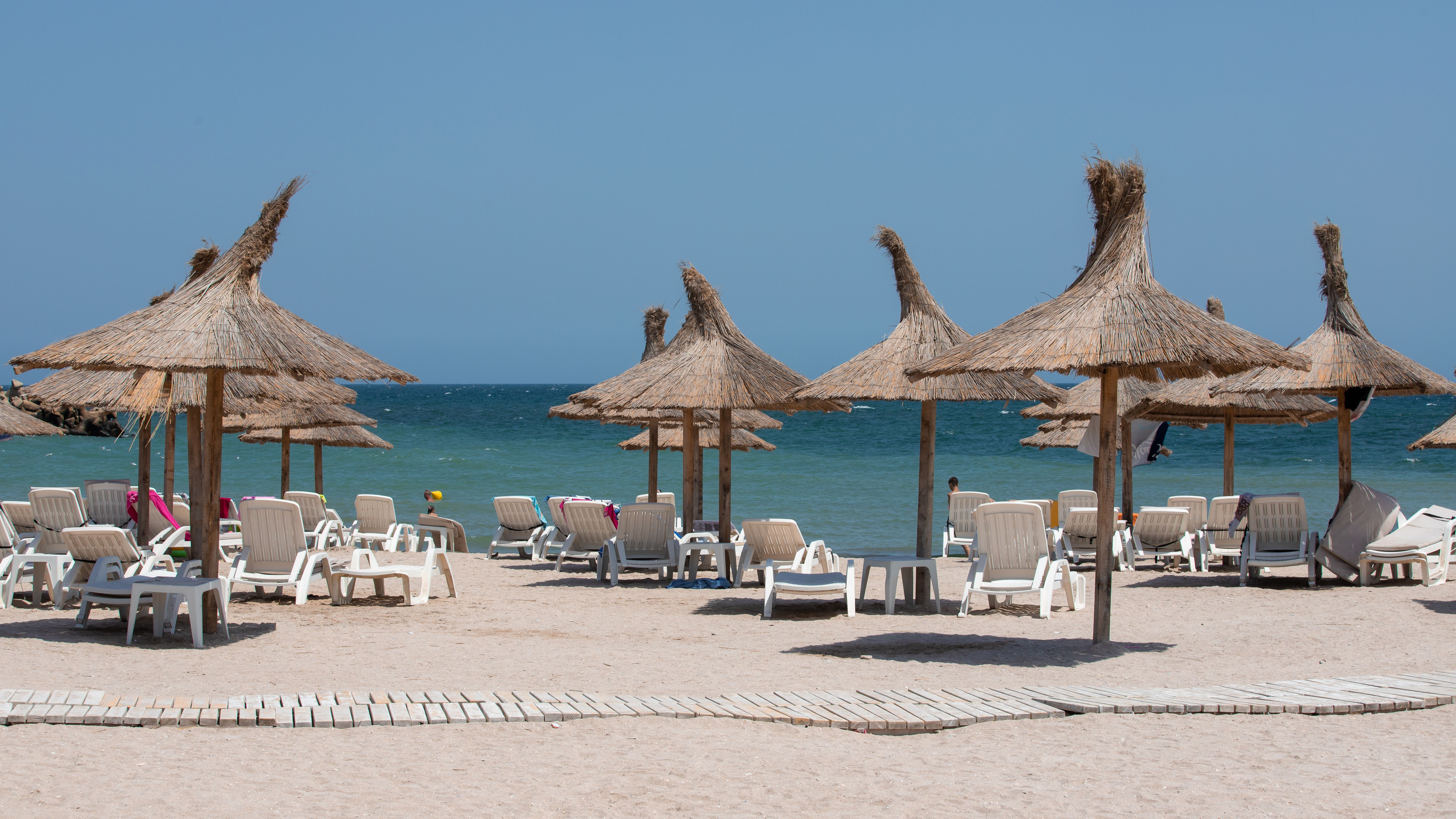 Ce amenzi a primit hotelul din Saturn unde zeci de turiști s-au simțit rău