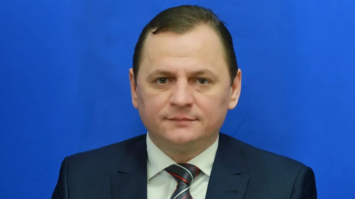 Directorul SIE, solicitat să dea explicații despre deplasările cu avionul privat