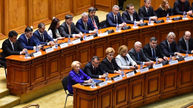 Reactii multiple in PSD dupa scrisorile lui Klaus Iohannis. Cum se apara Lia Vasilescu si ce variante are Guvernul?