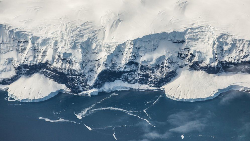 Banchizele din Antarctica, amenințate de încălzirea oceanelor. Rezultatele unui nou studiu