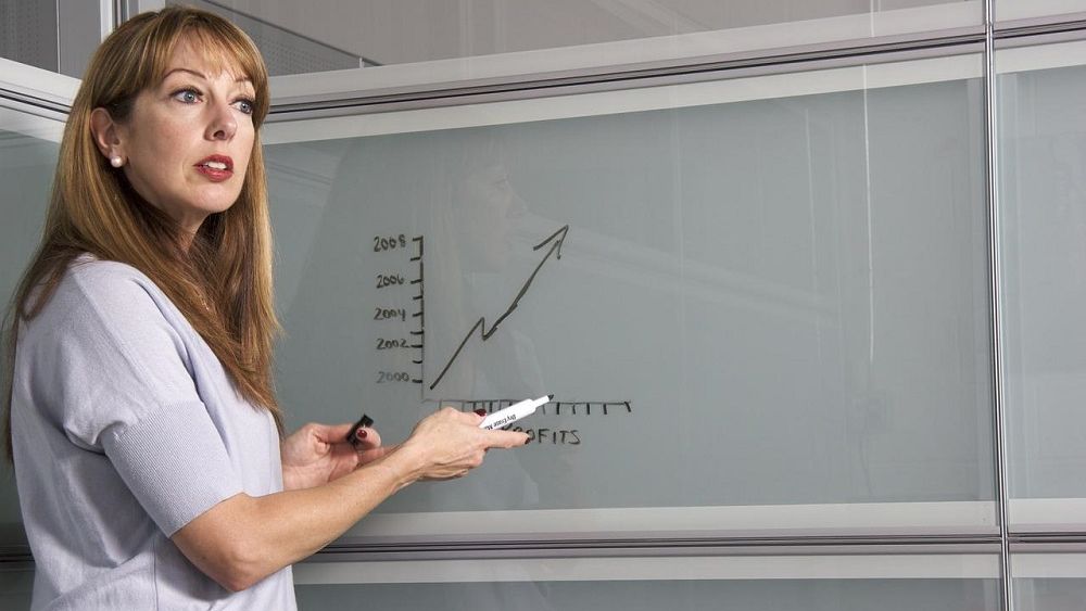 Salarii profesori 2023. Cât câștigă profesorii care amenință cu greva generală. Ce salarii au dascălii în alte țări din Europa