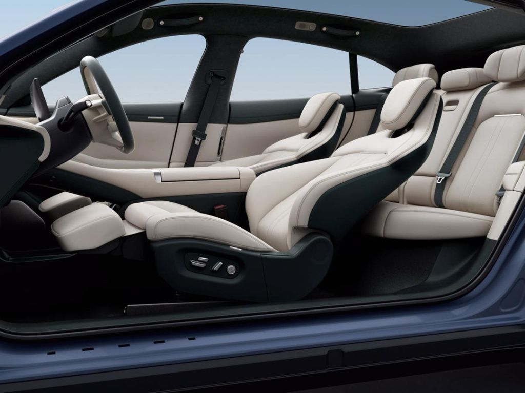 GALERIE FOTO Xiaomi a lansat mașina electrică YU7, rivalul modelului Y de la Tesla: Se vinde ca pĂ- Imagine 10