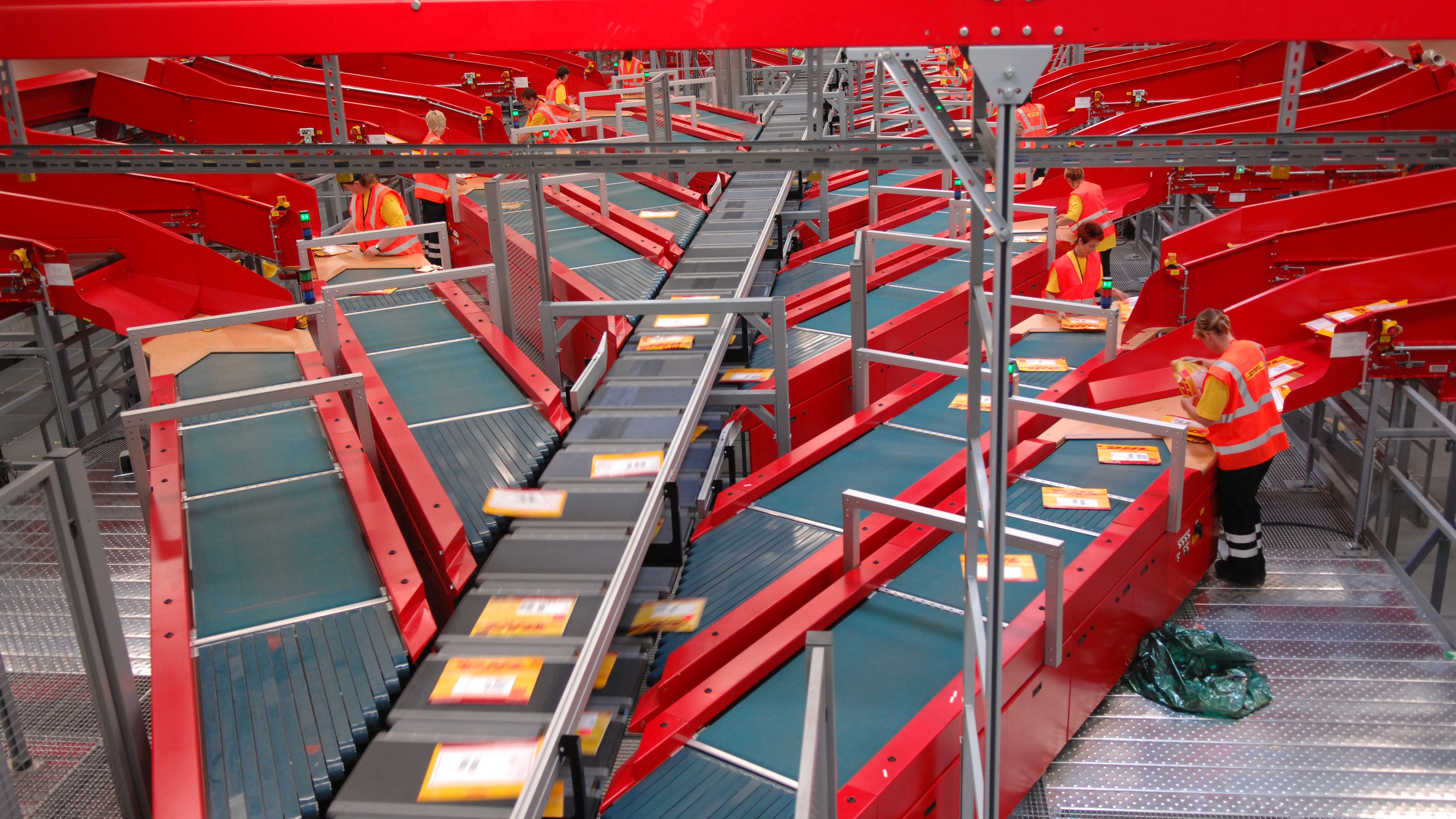 DHL angajeaza 1.300 de persoane la hub-ul de transport aerian din Leipzig