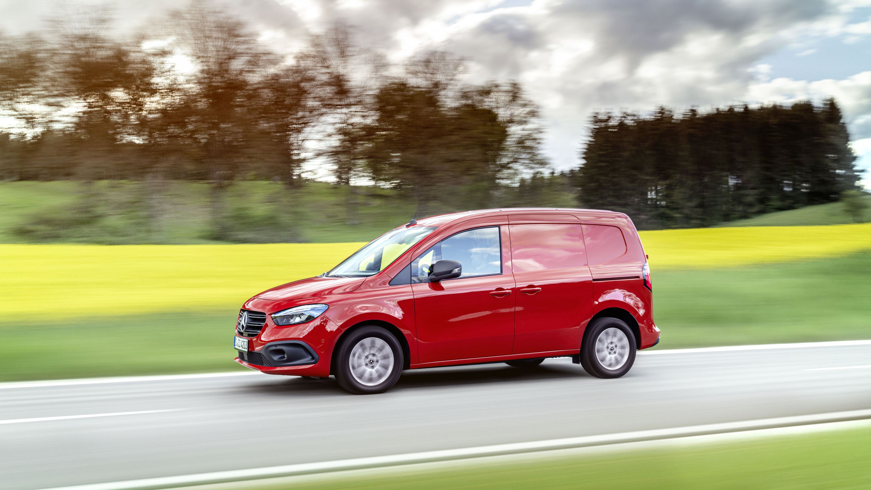 Mercedes-Benz oprește producția a două modele construite împreună cu Renault