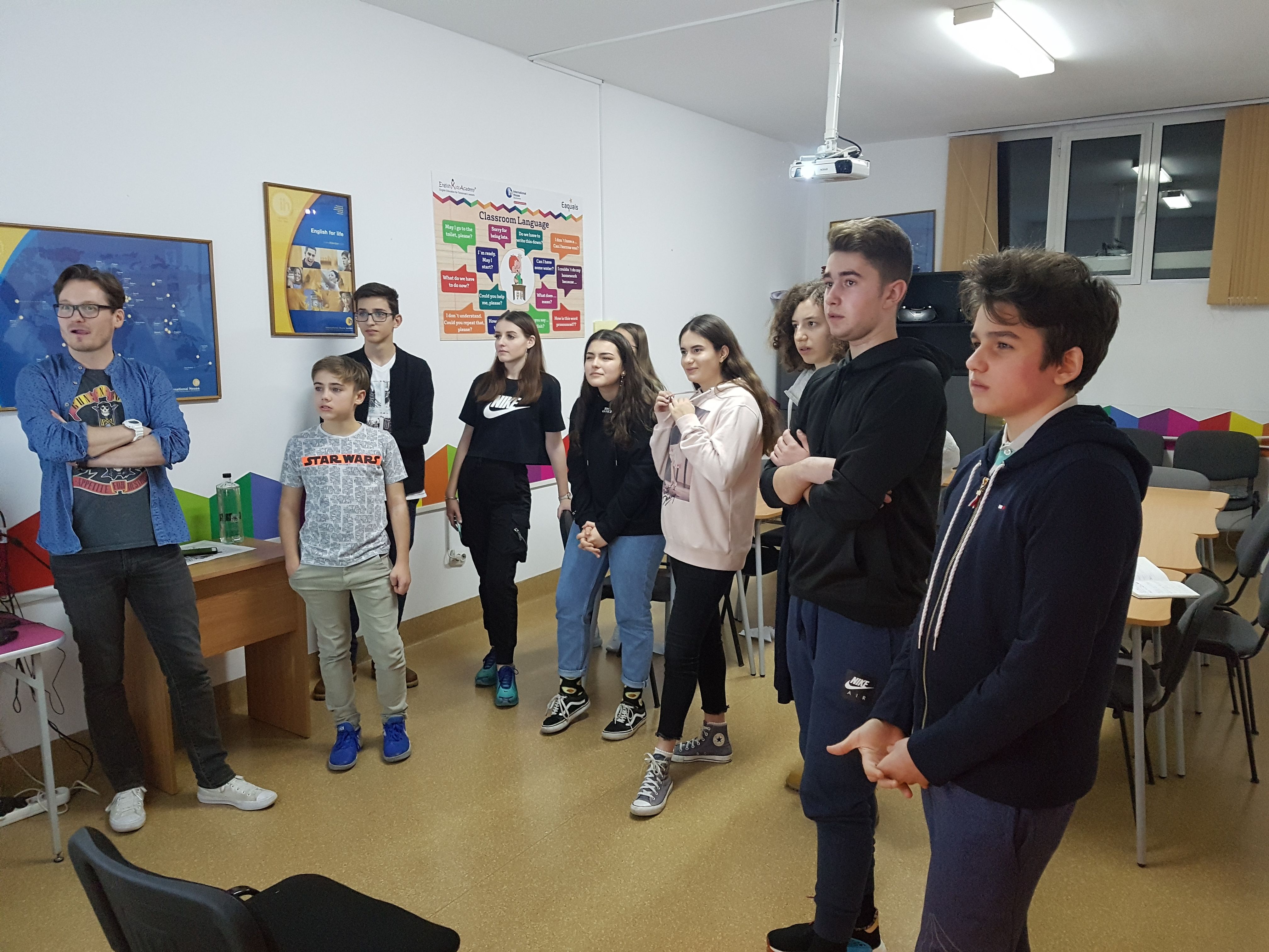 Școala viitorului, definită de tehnologie sau de umanitate? Alegerile care schimbă viața tinerilor: "Dincolo de tehnologie, viitorul va avea nevoie de oameni" - Poza 12