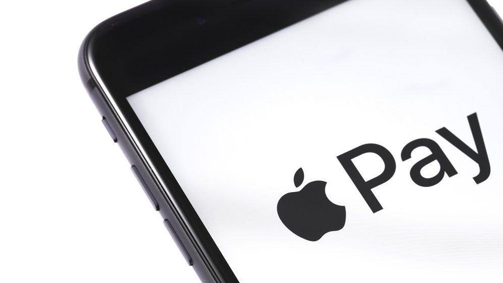 ING vs BT in "cursa" Apple Pay: ce banca a raportat la ora 18:00 cele mai multe inrolari