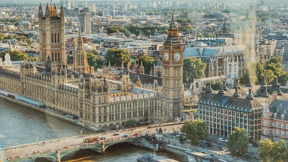 Cum poți obține o bursă de studiu în Marea Britanie, dacă ești elev în clasa a X-a