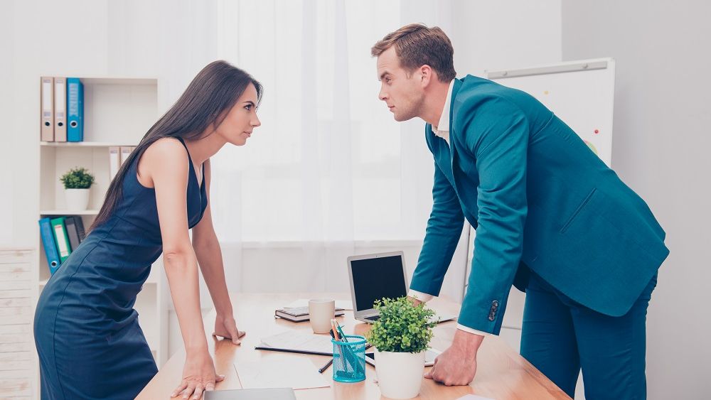 Dacă femeile nu ar mai lucra de acum și până la final de an, abia atunci s-ar compensa diferența salarială față de bărbați. Angajatele muncesc „gratis” o lună și jumătate pe an