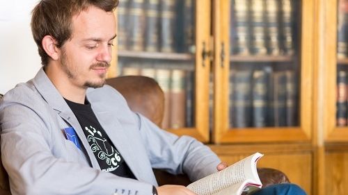 5 metode simple care te pot ajuta sa citesti mai multe carti
