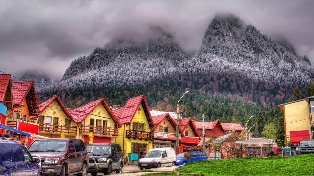 ANPC a dat amenzi de 1,7 milioane de lei hotelierilor de la munte. La ce trebuie să aibă grijă turiștii