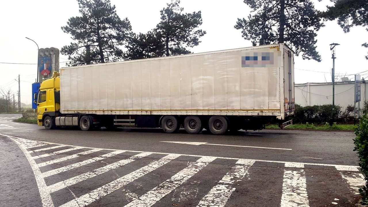 Haine din Turcia de peste 14 milioane de lei, descoperite de autoritățile vamale