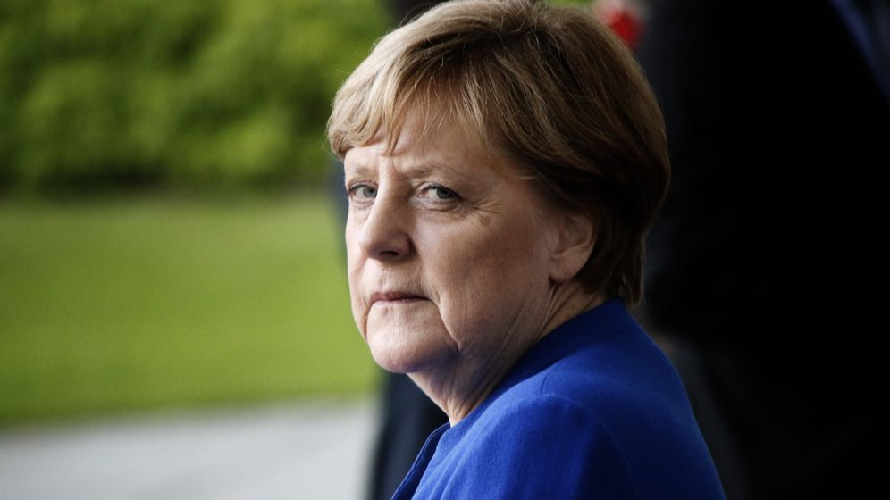 Angela Merkel vrea să-i amendeze pe cei care nu poartă masca. La cât s-ar putea ridica amenda pentru nepurtarea măștii
