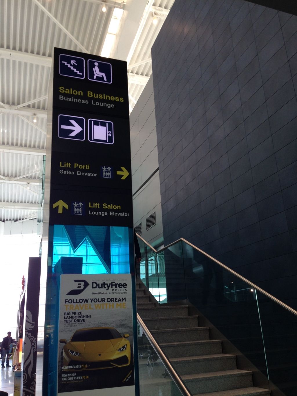 Salon Business Aeroportul Henri Coanda - Imagine 2