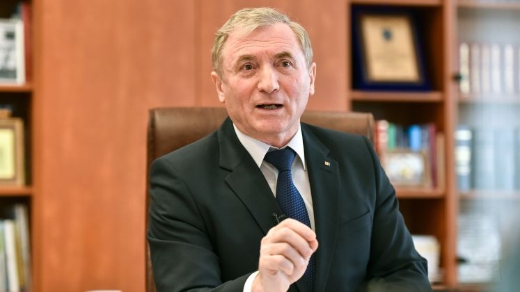 Augustin Lazar: Banul public este o miere la care trag foarte multi; oameni de paie - folositi la fraude