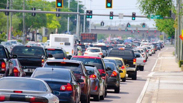 Semafoare inteligente: Marea Britanie va testa semafoare care isi schimba culorile in functie de trafic