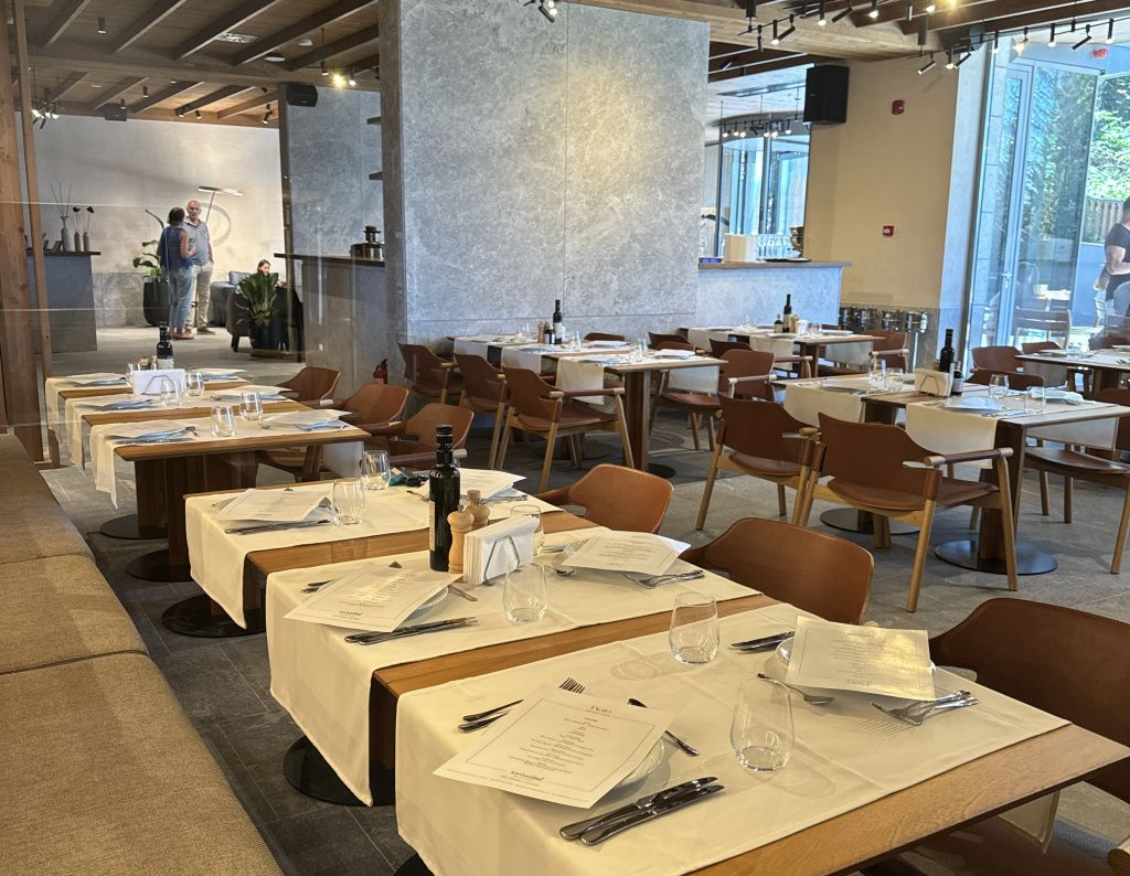 S-a deschis primul hotel de 5 stele din Poiana Brașov și primul SwissÃ´tel din România - Imagine 24